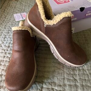 Skechers Women's Brown Ankle Booties with Cozy Lining